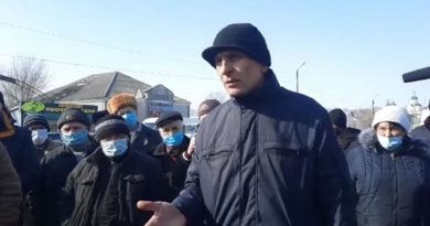 В Первомайске жители перекрыли трассу: требуют вернуть скидки на электричество