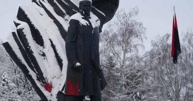 В Тернополе памятник Бандере взяли под охрану