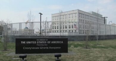 Госдеп США разрешил своим дипломатам покинуть Украину