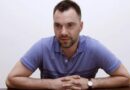 Арестович уволился с поста советника Ермака и спикера украинской делегации в ТКГ
