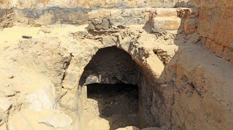 В Египте нашли уникальную гробницу с 30 мумиями. Фото.