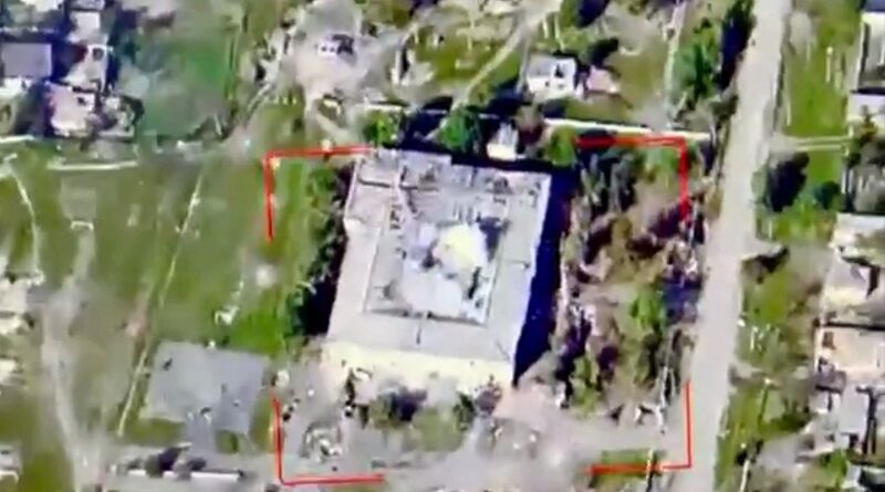 Украинские защитники показали, как в Херсонской области уничтожили штаб оккупантов (видео)