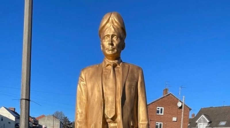 У Британії створили статую Путіна із головою-членом для кидання яйцями