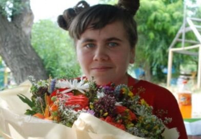 На Миколаївщині пропала підліток: її шукає бабуся
