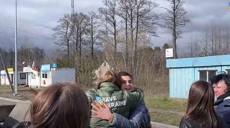 В Украину вернули 31 ребенка, похищенных оккупантами (видео)